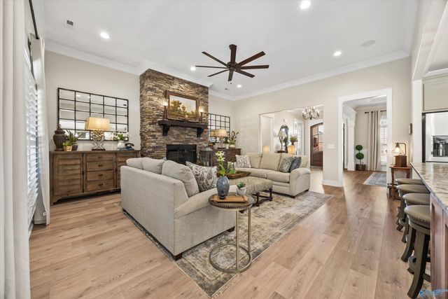 8300 Riley Ridge Way SE, Owens Cross Roads, AL 35763