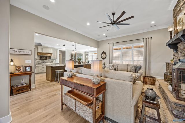 8300 Riley Ridge Way SE, Owens Cross Roads, AL 35763