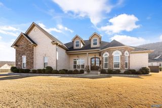 8300 Riley Ridge Way SE, Owens Cross Roads, AL 35763