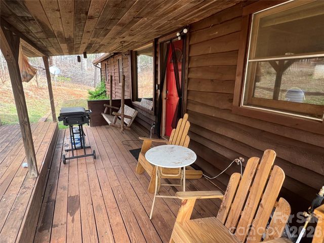 365 Hillbilly Lane, Mill Spring, NC 28756