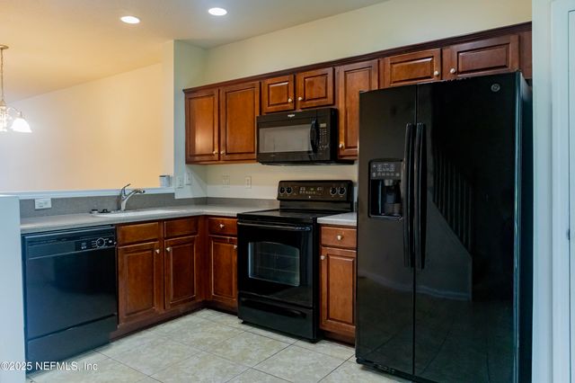 8087 SUMMERSIDE Circle, Jacksonville, FL 32256
