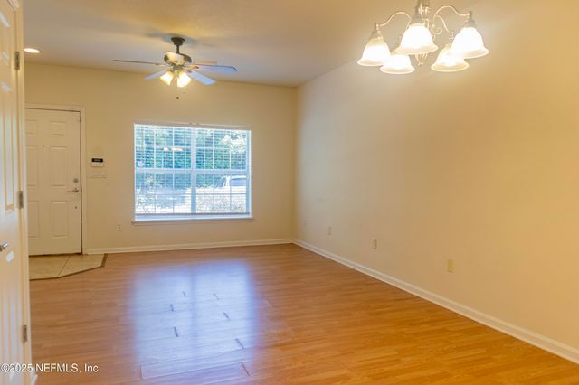 8087 SUMMERSIDE Circle, Jacksonville, FL 32256