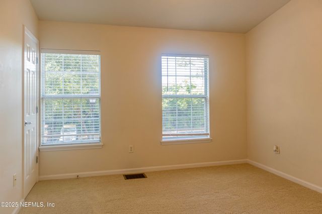 8087 SUMMERSIDE Circle, Jacksonville, FL 32256