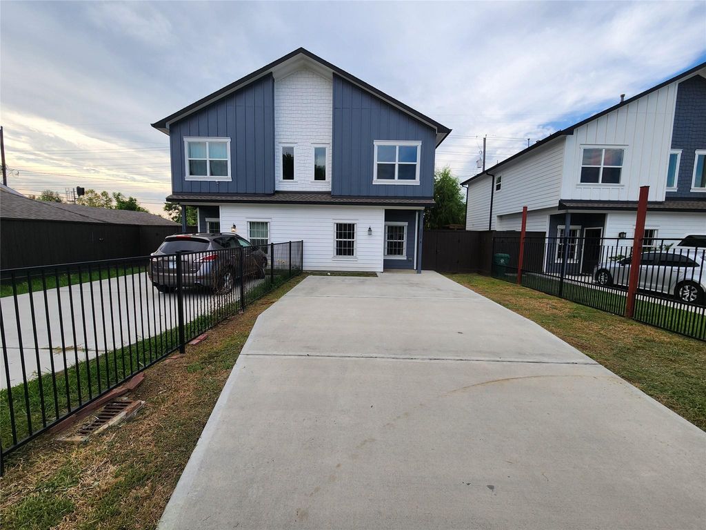 2202 Lynnfield Street B, Houston, TX 77093