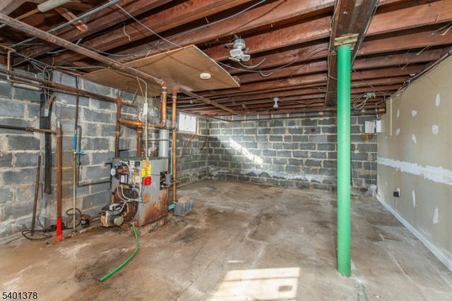 53 Brooklyn Rd, Stanhope Boro, NJ 07874