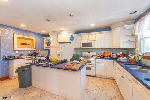 53 Brooklyn Rd, Stanhope Boro, NJ 07874