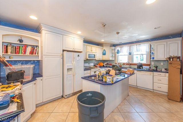 53 Brooklyn Rd, Stanhope Boro, NJ 07874