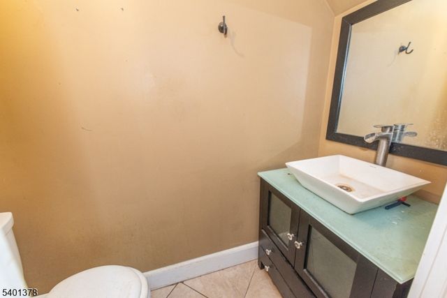 53 Brooklyn Rd, Stanhope Boro, NJ 07874