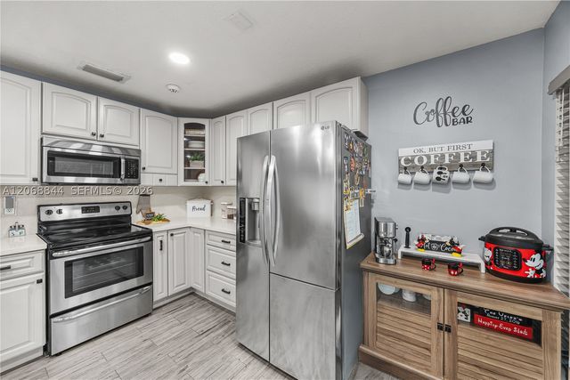 7216 SW 44th Ct, Davie, FL 33314