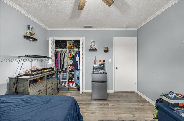 7216 SW 44th Ct, Davie, FL 33314