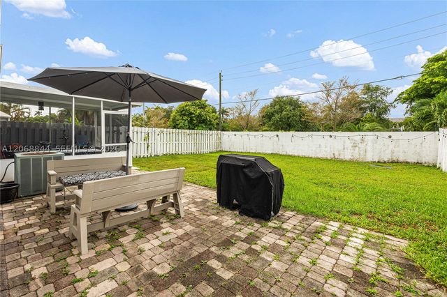 7216 SW 44th Ct, Davie, FL 33314