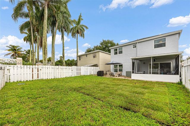7216 SW 44th Ct, Davie, FL 33314