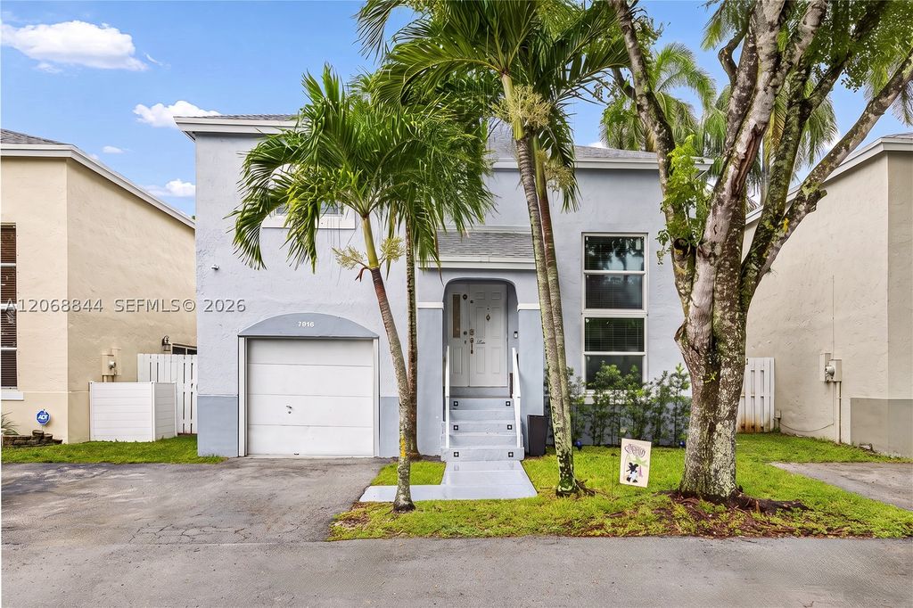 7216 SW 44th Ct, Davie, FL 33314