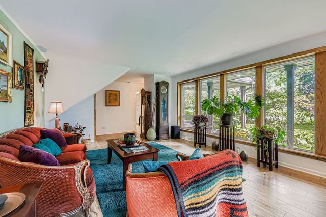 1450 S Stewart Avenue, Lombard, IL 60148