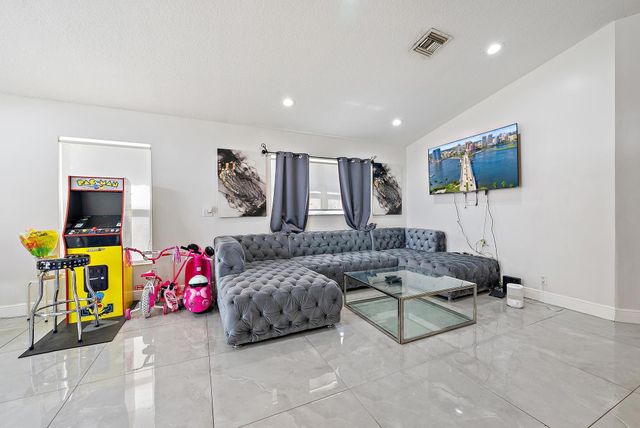 8193 Pelican Harbour Drive, Lake Worth, FL 33467