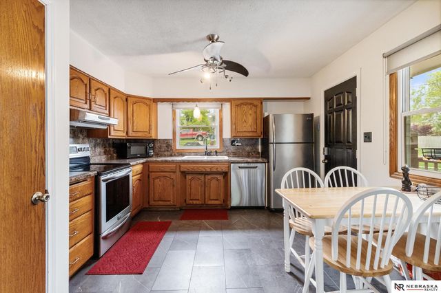 3403 S 49th Avenue, Omaha, NE 68106