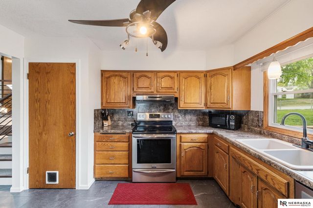 3403 S 49th Avenue, Omaha, NE 68106
