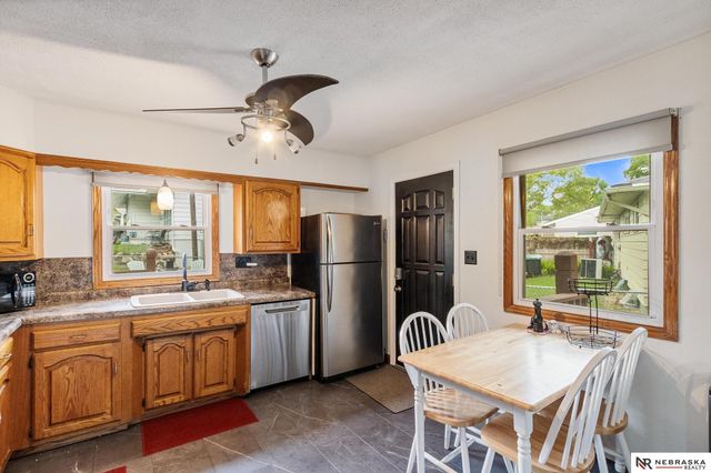 3403 S 49th Avenue, Omaha, NE 68106