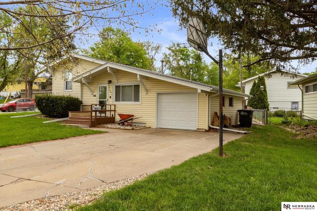 3403 S 49th Avenue, Omaha, NE 68106
