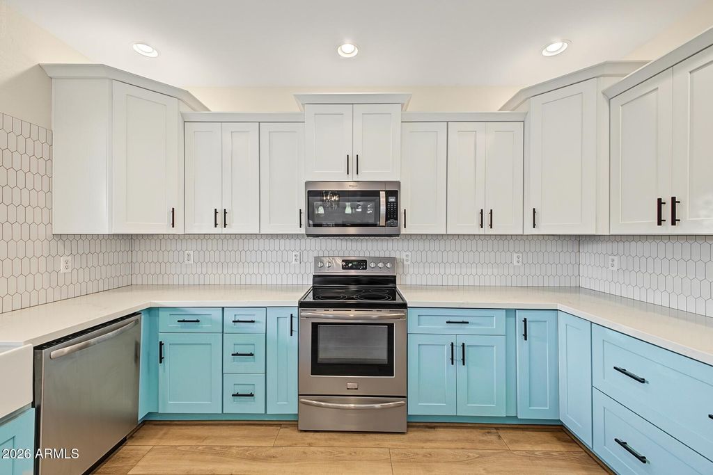 894 S OAK Street, Gilbert, AZ 85233 — photo 4