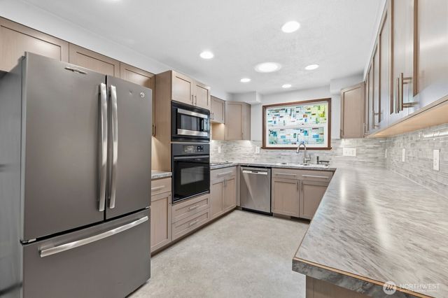 6608 Sierra Court SE, Lacey, WA 98503