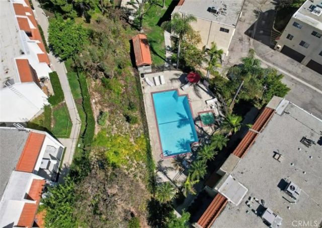 8008 Via Verona, Burbank, CA 91504
