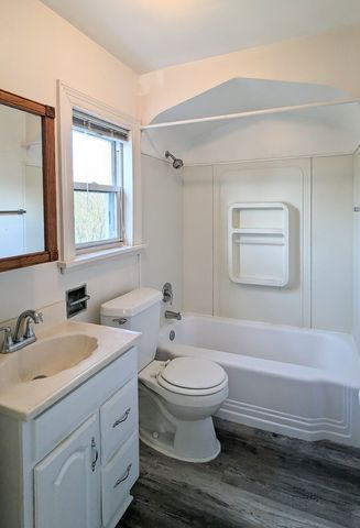 607 Walnut Street 4, Lemont, IL 60439