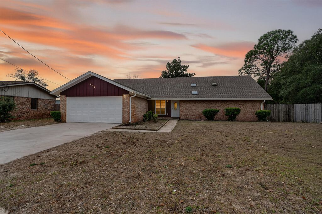 820 Laurel Drive, Fort Walton Beach, FL 32547