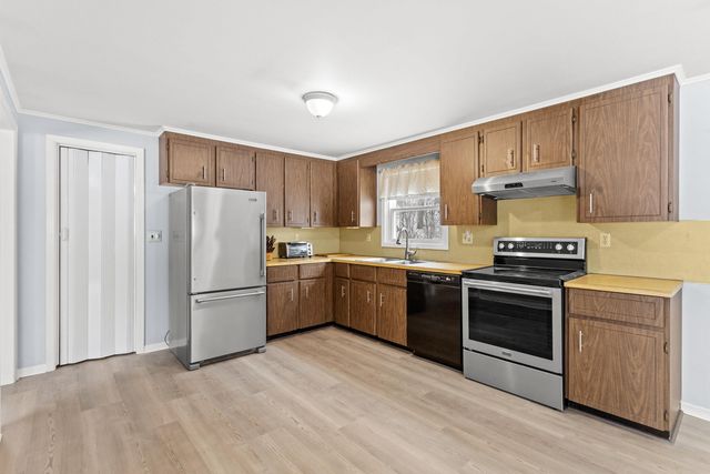 11 Broken Bridge Road, Concord, NH 03301