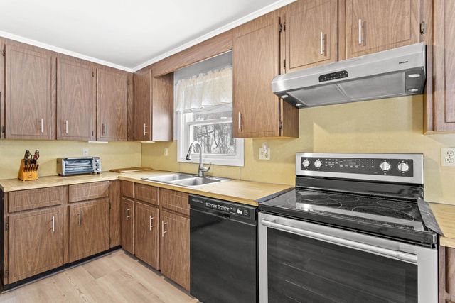 11 Broken Bridge Road, Concord, NH 03301