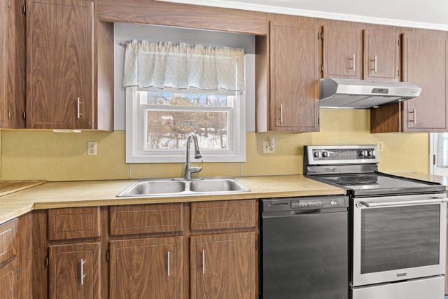 11 Broken Bridge Road, Concord, NH 03301