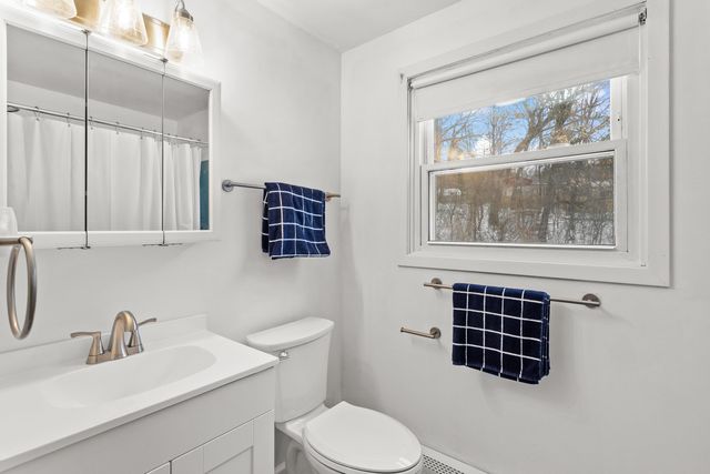 11 Broken Bridge Road, Concord, NH 03301