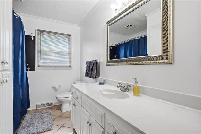 215 N Maple Street, Gardner, KS 66030