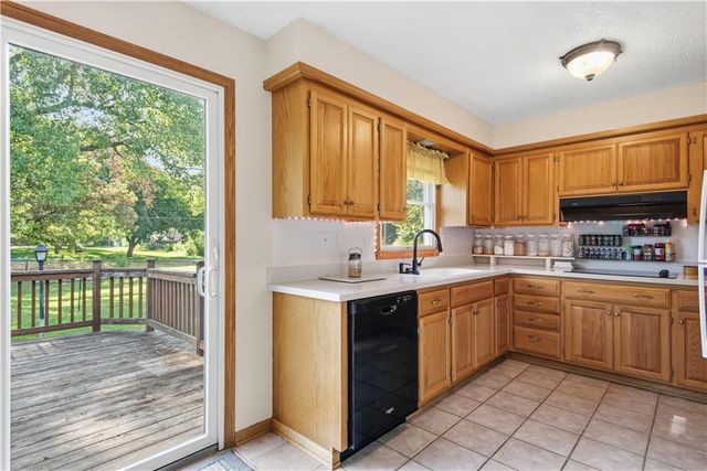 215 N Maple Street, Gardner, KS 66030