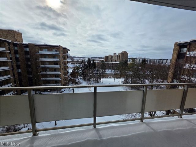 2202 Acacia Park Drive 2612, Lyndhurst, OH 44124