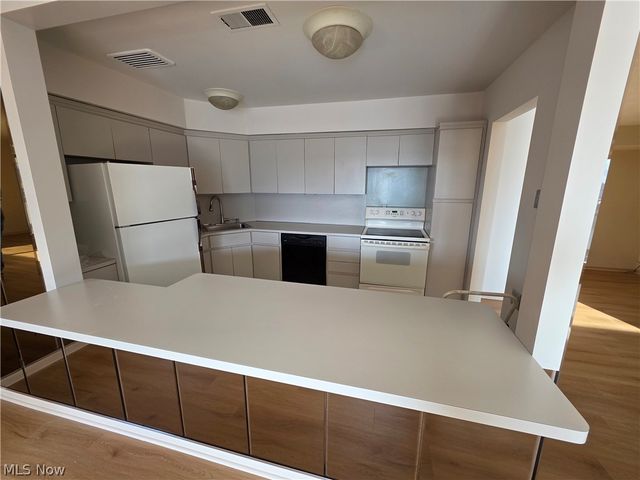 2202 Acacia Park Drive 2612, Lyndhurst, OH 44124