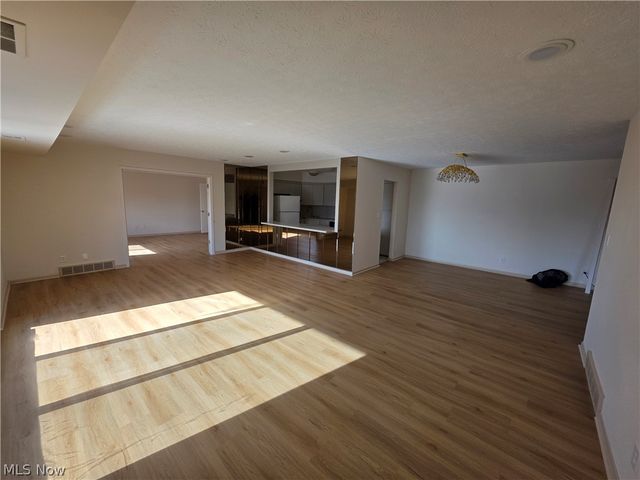 2202 Acacia Park Drive 2612, Lyndhurst, OH 44124