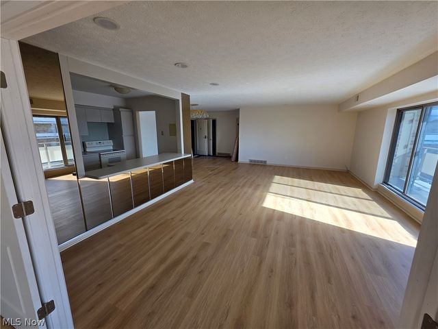 2202 Acacia Park Drive 2612, Lyndhurst, OH 44124