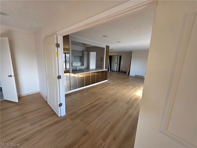 2202 Acacia Park Drive 2612, Lyndhurst, OH 44124