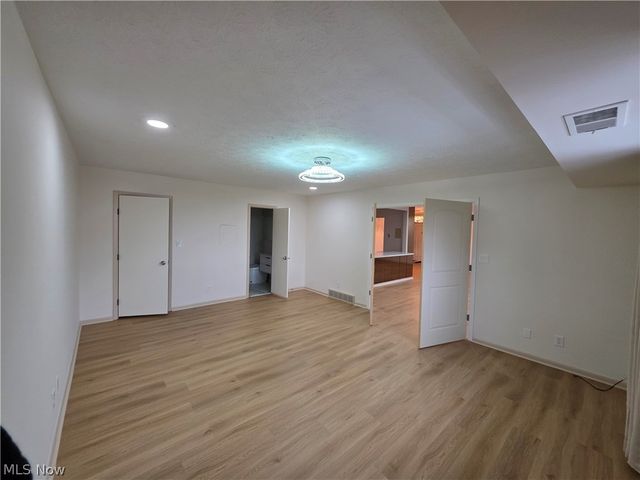 2202 Acacia Park Drive 2612, Lyndhurst, OH 44124