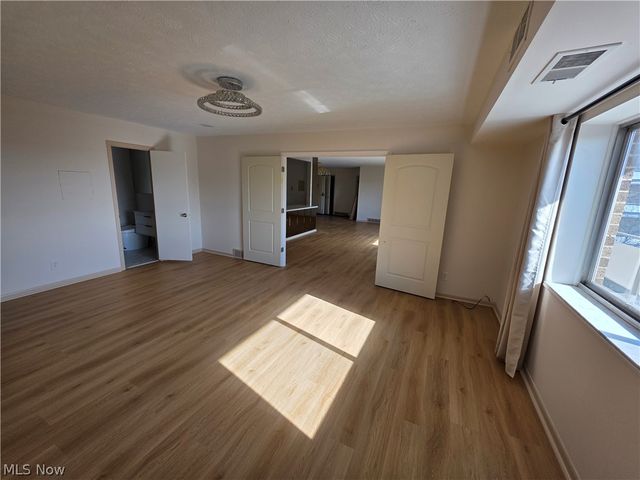 2202 Acacia Park Drive 2612, Lyndhurst, OH 44124