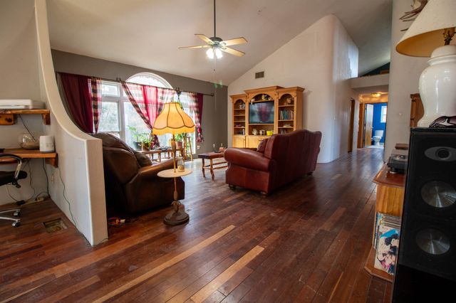 5562 Cedar Creek Drive, Kemp, TX 75143