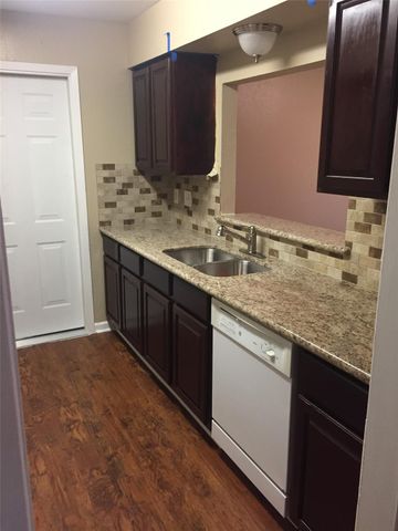 526 Broad Ripple Drive, Houston, TX 77336