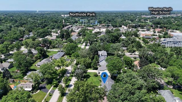 325 E Hawthorne Boulevard, Wheaton, IL 60187
