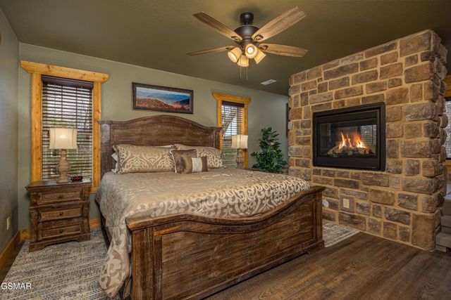 1019 Potters Way, Gatlinburg, TN 37738