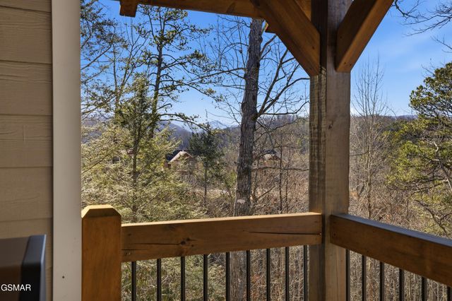 1019 Potters Way, Gatlinburg, TN 37738