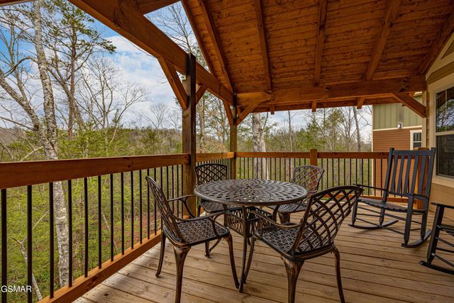 1019 Potters Way, Gatlinburg, TN 37738