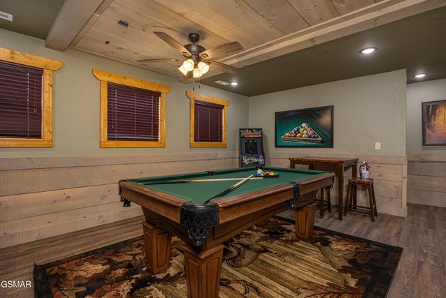 1019 Potters Way, Gatlinburg, TN 37738