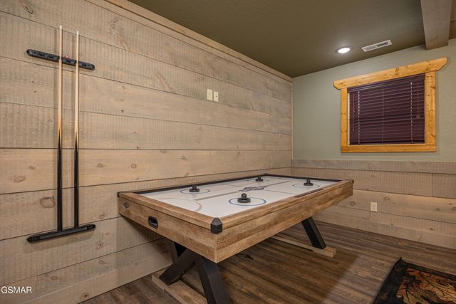 1019 Potters Way, Gatlinburg, TN 37738