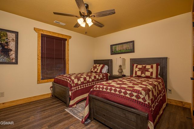 1019 Potters Way, Gatlinburg, TN 37738